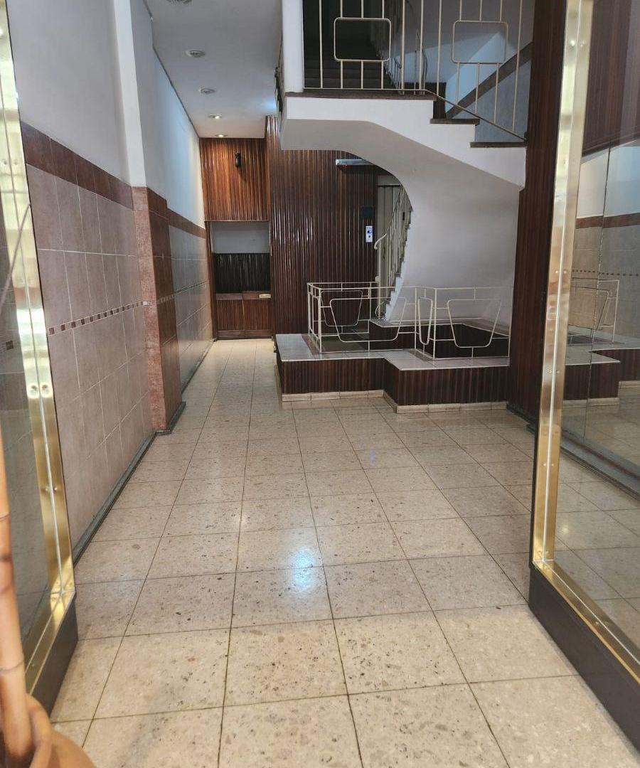 Foto de Venta Departamento Balvanera Balcón terraza A refaccionar 3 ambientes, imagen 2