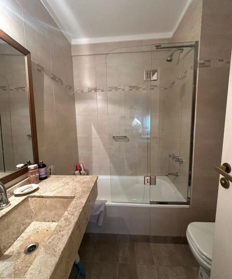 Venta departamento Ugarteche 3000, Botánico, piso alto, balcón, cochera fija 4
