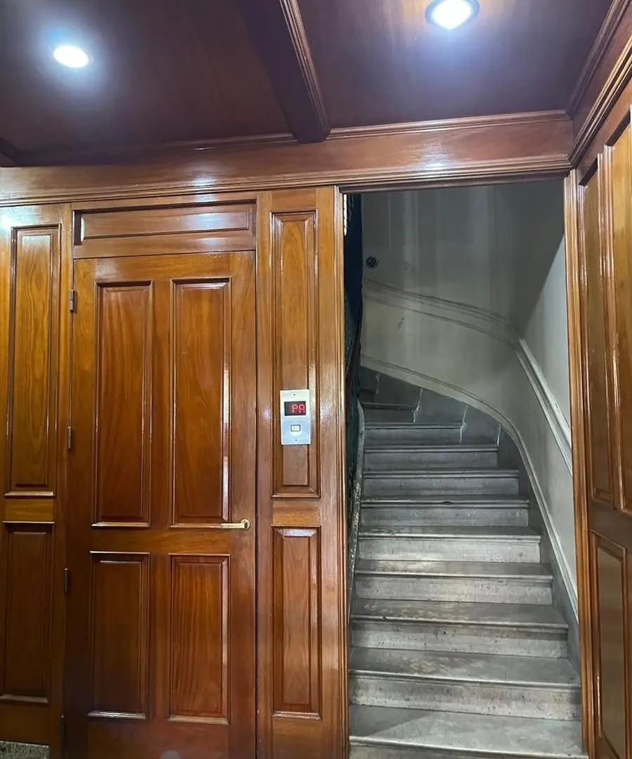 Venta Semi piso 6 amb muy amplio, balcon al frente Ideal Vivienda y/o Uso Profesional- Caba 2