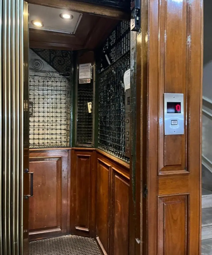 Venta Semi piso 6 amb muy amplio, balcon al frente Ideal Vivienda y/o Uso Profesional- Caba 4