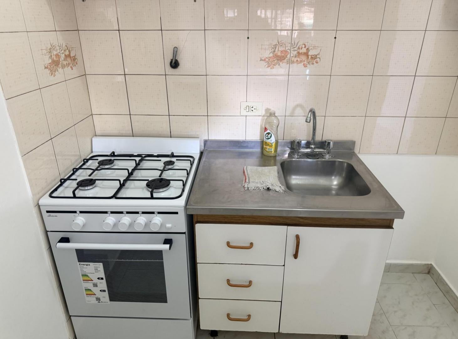 Foto de Monoambiente al frente luminoso, cocina separada y baño completo!, imagen 4