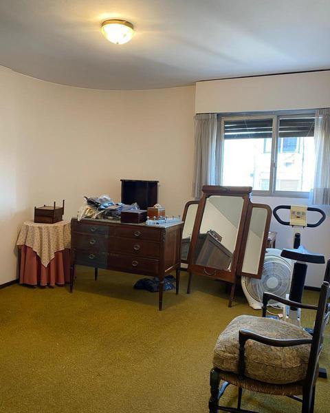 Venta Depto de 3 Dorm. con Cochera. Cañada y Dean Funes. Zona Centro. 5