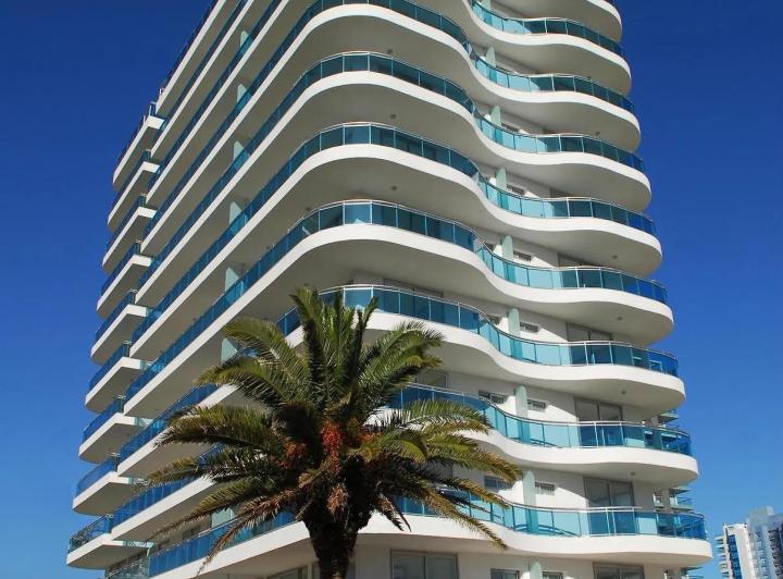 VENTA DEPARTAMENTO 3DOR 3B, CON 2 COCHERAS, EN PUNTA DEL ESTE (SOL Y LUNA 2) 3