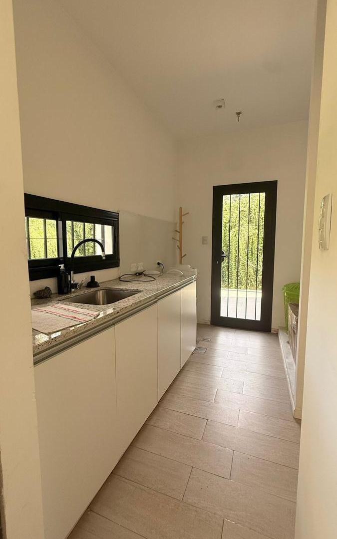 Foto de ALQUILER CASA 2 DOR EN VILLA ALLENDE. 1700 M2 DE TERRENO. POSIBLE, imagen 3