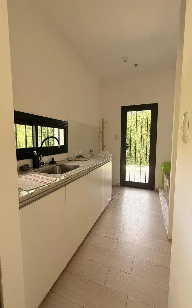 ALQUILER CASA 2 DOR EN VILLA ALLENDE. 1700 M2 DE TERRENO. POSIBLE COMERCIAL 3