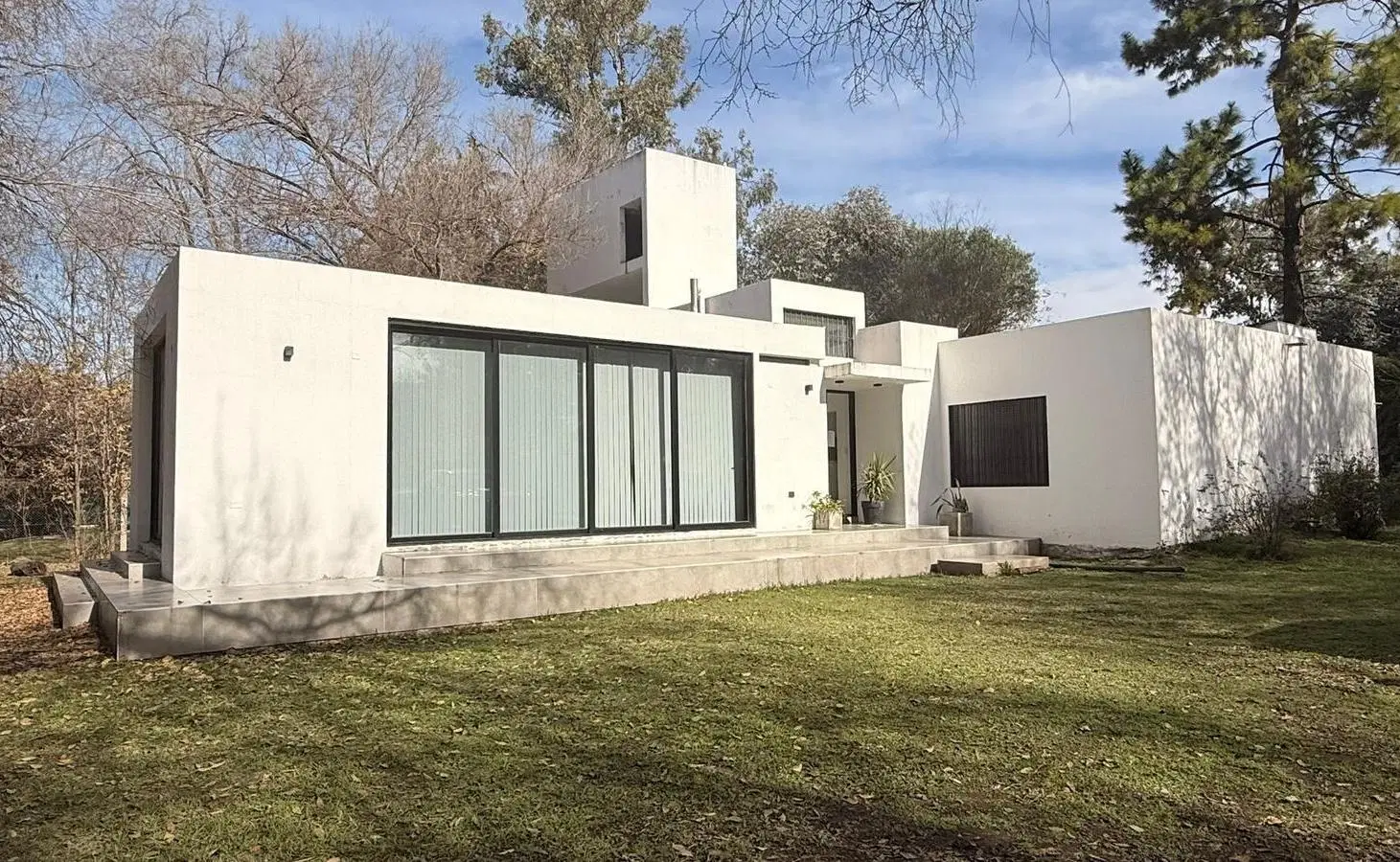 ALQUILER CASA 2 DOR EN VILLA ALLENDE. 1700 M2 DE TERRENO. POSIBLE COMERCIAL 4