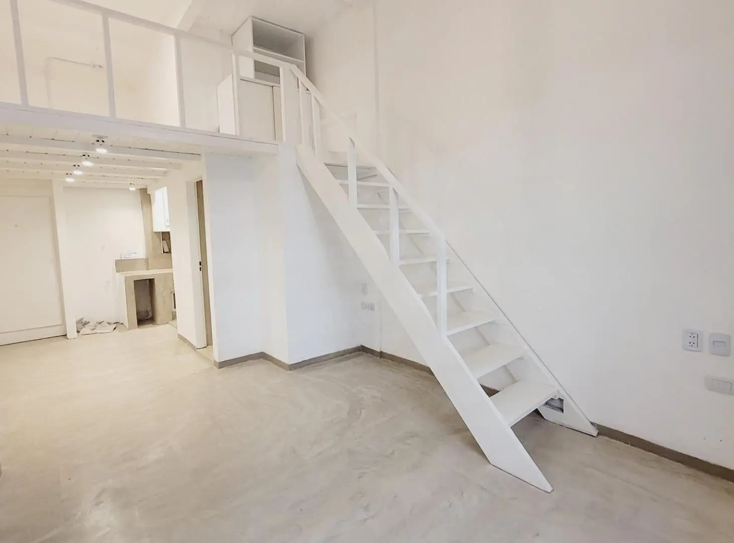 Arenales y Uriburu - Ambiente + Entrepiso - Barrio Norte 1