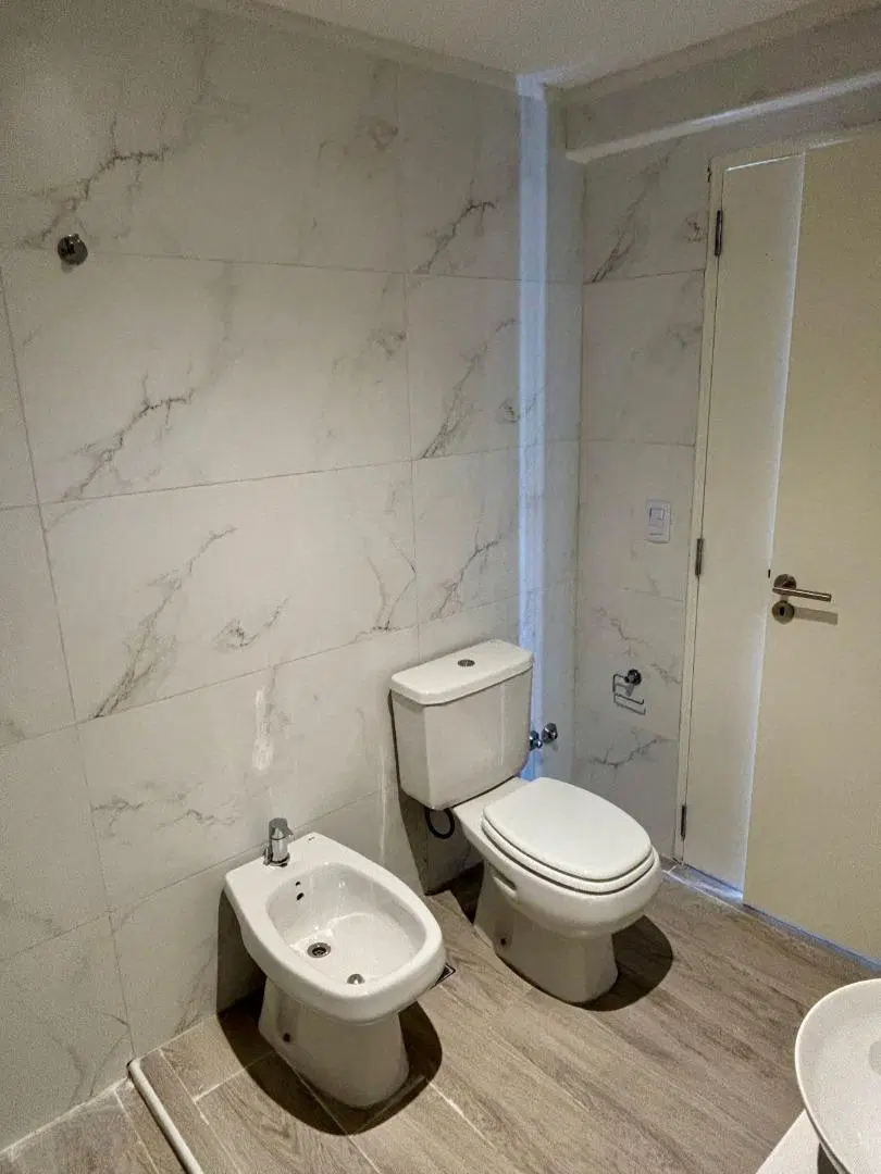 2 Ambientes con balcón - terraza NO ULTIMO PISO 3