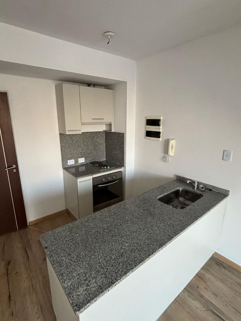 Foto de Departamento 2 Ambientes con Terraza Propia y Cochera Fija, imagen 3