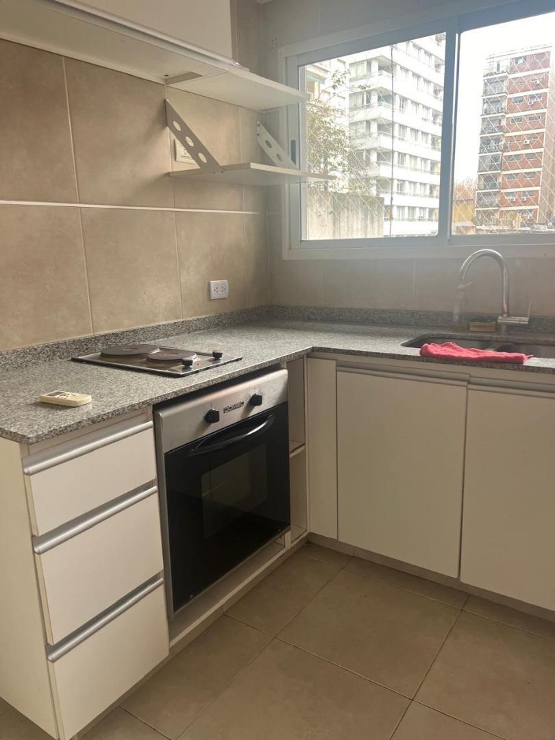 Foto de Espacioso Monoambiente Divisible con Patio y Balcón, imagen 5