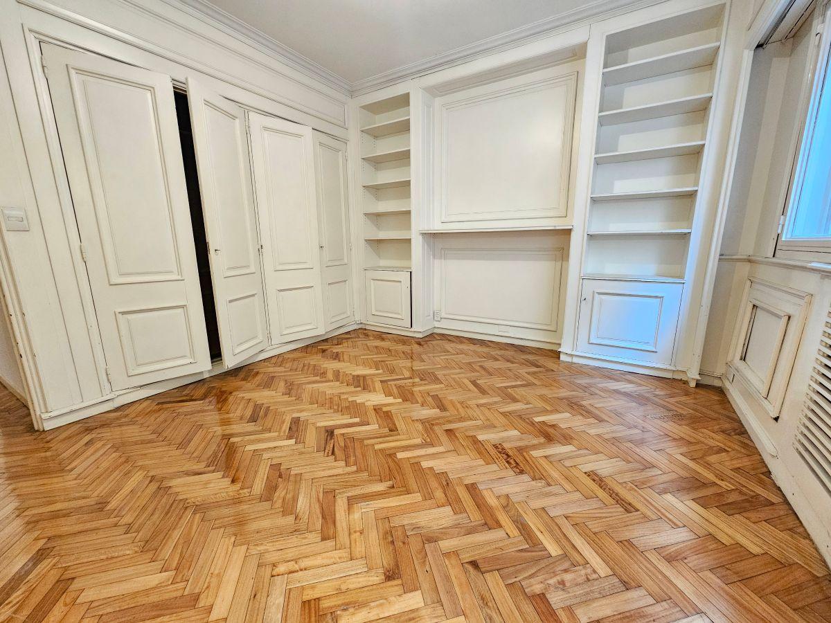 Foto de Recoleta clásica -3 dormitorios + dependencia · 138 m² · Al frente, imagen 3