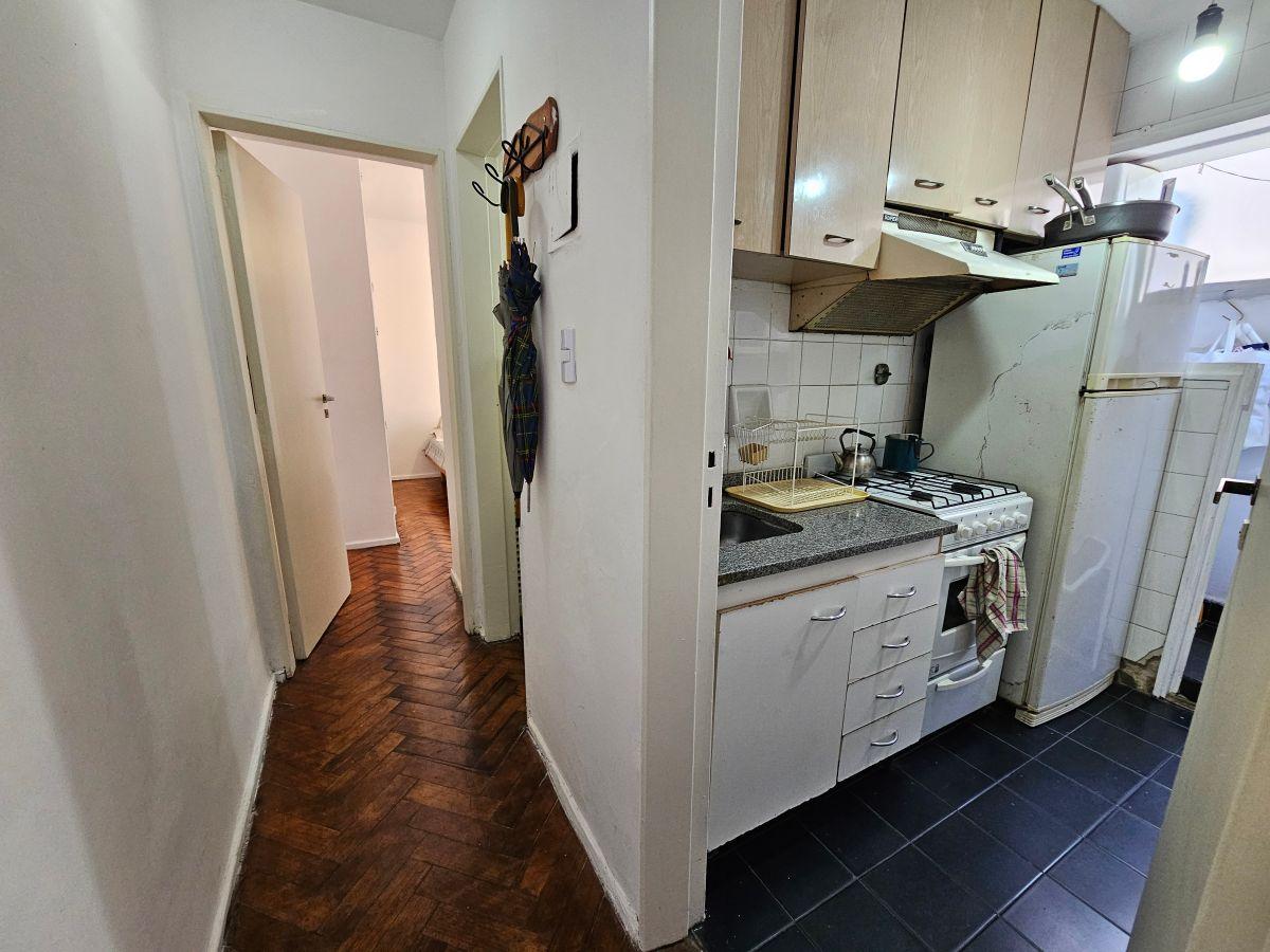 Foto de Súper Luminoso - Recoleta: 2 Amb. Piso Alto, Baño, Cocina y Lavadero, imagen 3