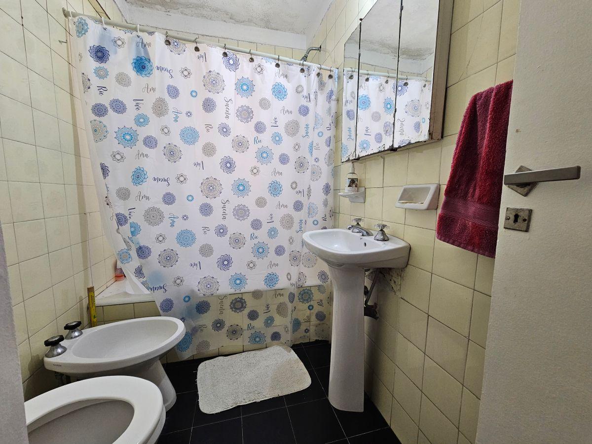 Súper Luminoso - Recoleta: 2 Amb. Piso Alto, Baño, Cocina y Lavadero