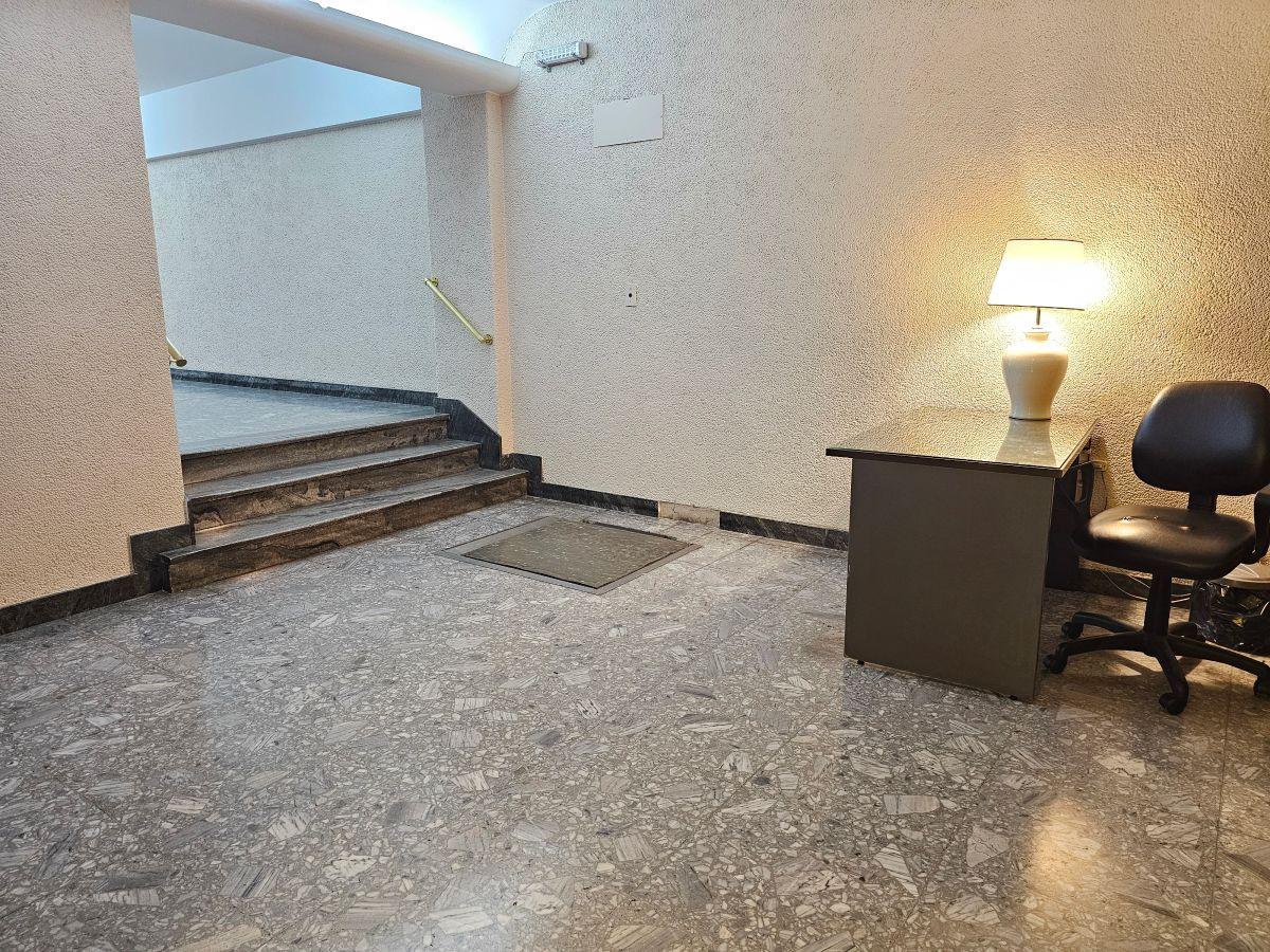 Súper Luminoso - Recoleta: 2 Amb. Piso Alto, Baño, Cocina y Lavadero