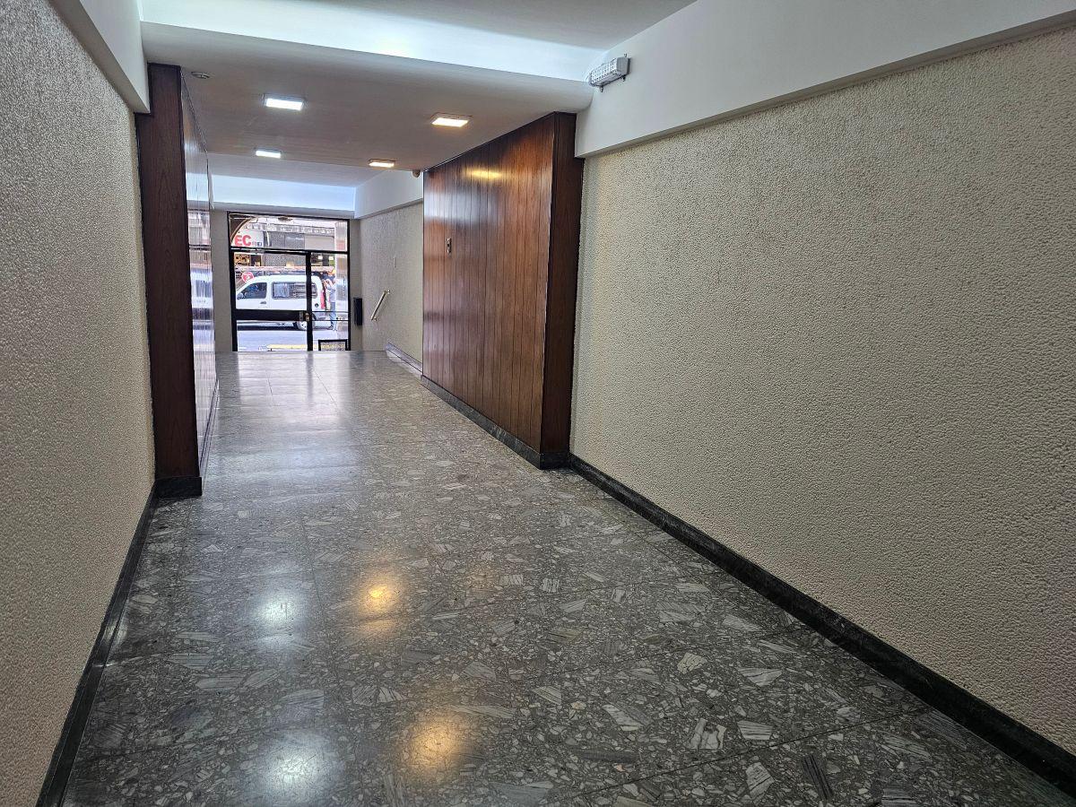 Súper Luminoso - Recoleta: 2 Amb. Piso Alto, Baño, Cocina y Lavadero