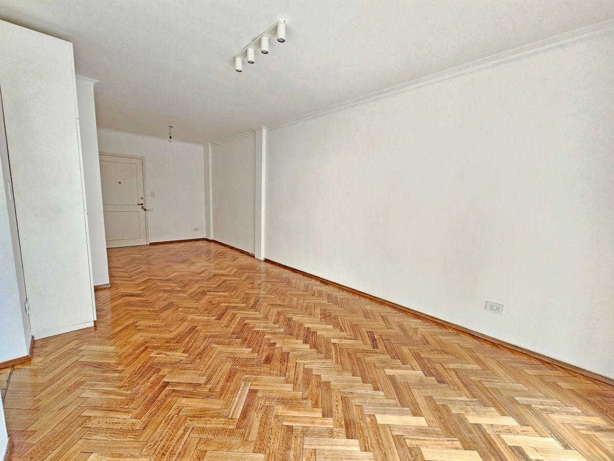 Foto de Venta - Recoleta - Departamento a Nuevo 1 Dormitorio. Balcón. Todo Luz, imagen 5