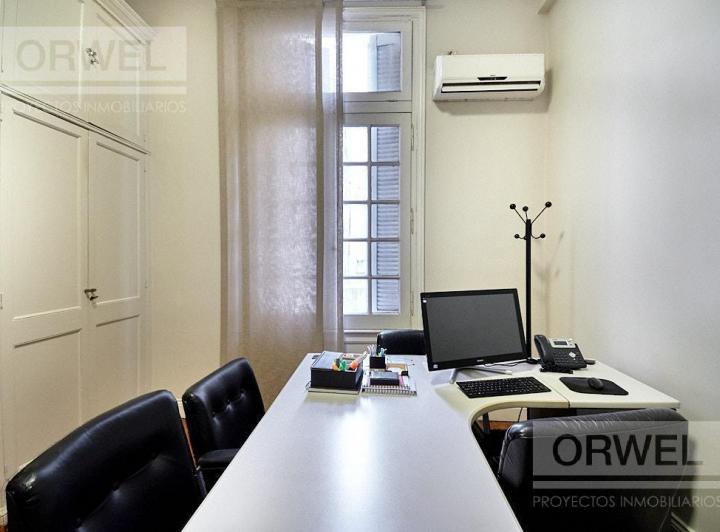 VENTA OFICINA RETIRO LIBERTADOR 6 DESPACHOS EXCELENTE NIVEL 4