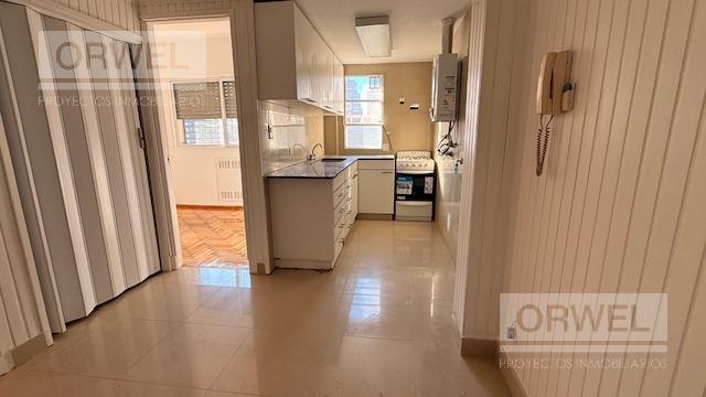 Departamento 3 dormitorios con dependencia, excelente planta. Cochera y Seguridad 24 hs