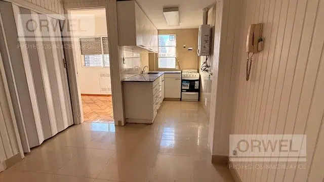 Departamento 3 dormitorios con dependencia, excelente planta. Cochera y Seguridad 24 hs 2