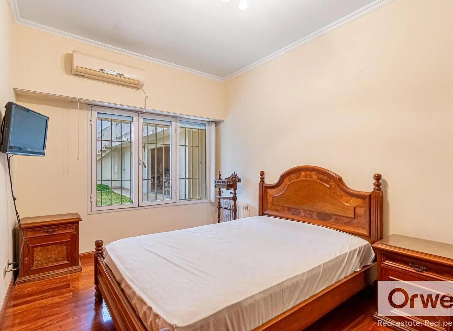 Casa 4 ambientes con jardin y cochera. Barrio River 4