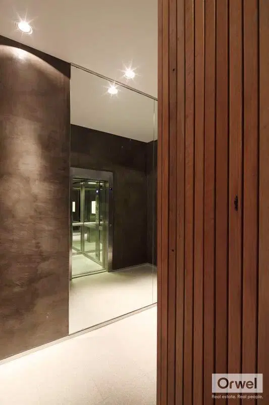 Monoambiente en Venta con patio y cochera. Núñez 2