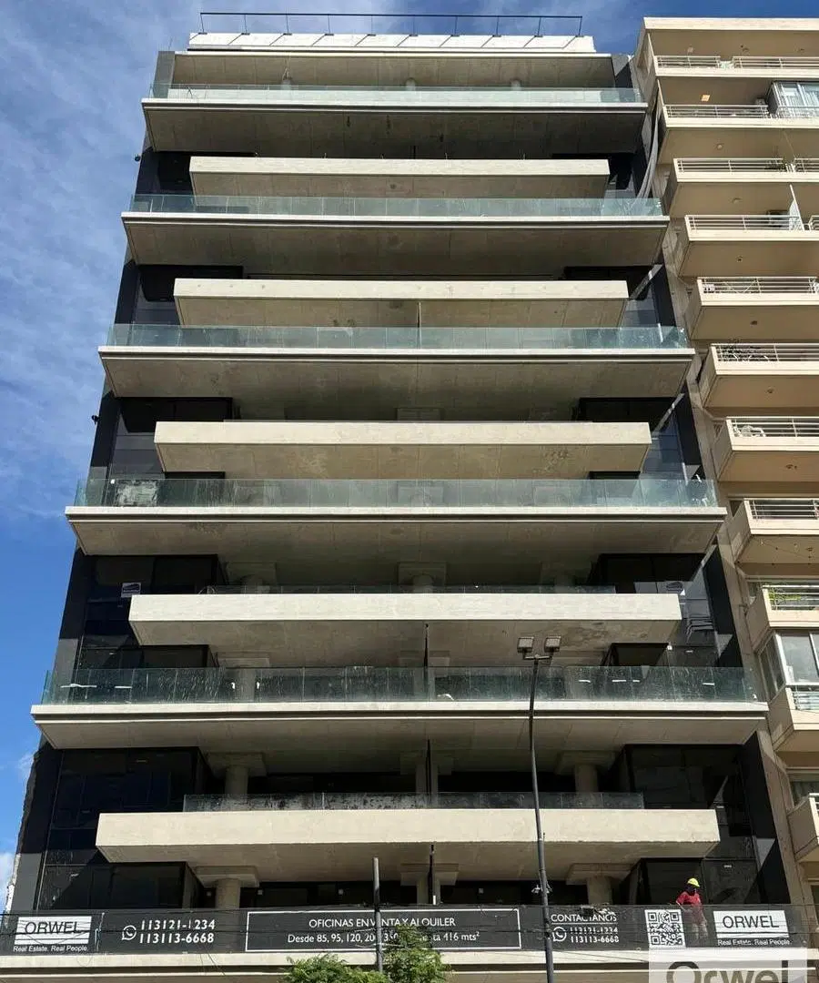 Oficina en Venta o ALQUILER en Belgrano. Seguridad. Balcon 4