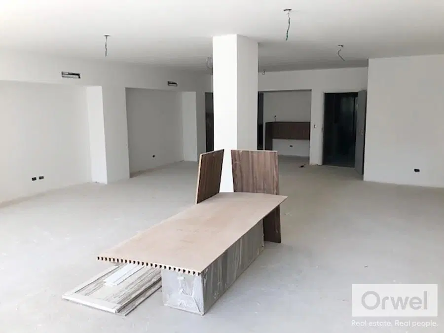 Oficina en Venta en Retiro 3