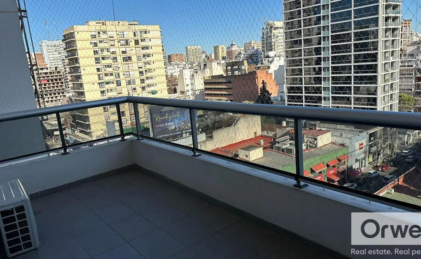 Departamento en Venta sobre Av Cabildo 3
