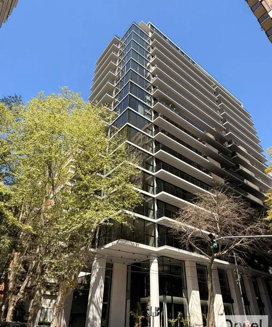 Departamento 3 dormitorios con dependendencia. 2 cocheras. Belgrano 3