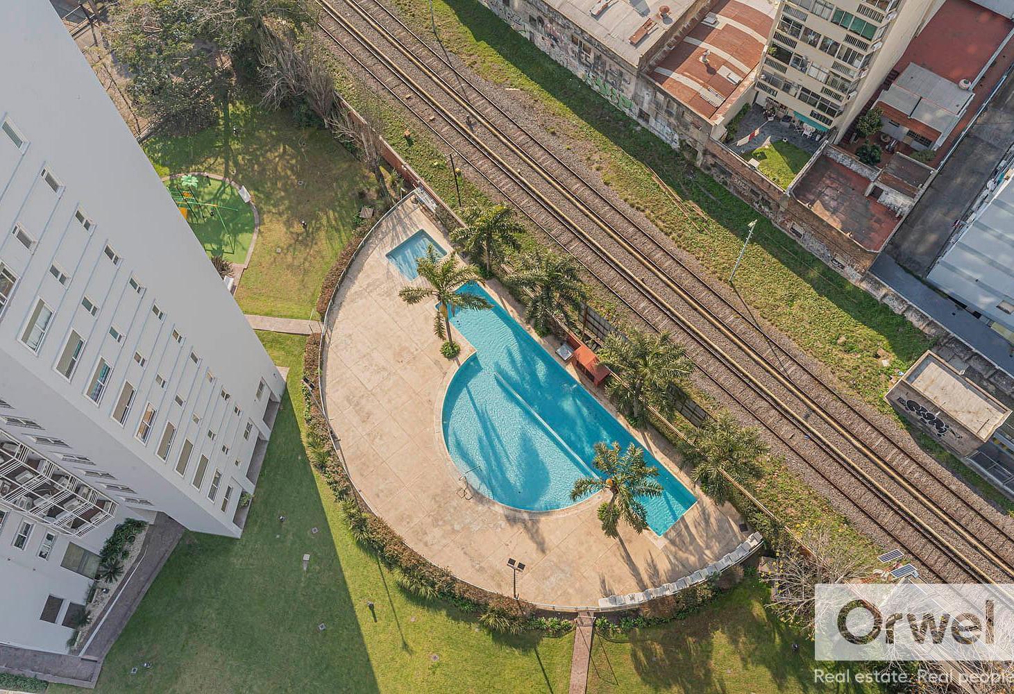 Departamento en Venta con Jardin! 3 dormitorios y dependencia.