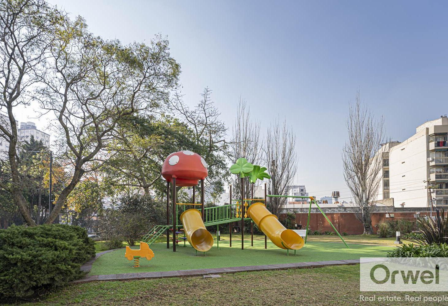 Departamento en Venta con Jardin! 3 dormitorios y dependencia.