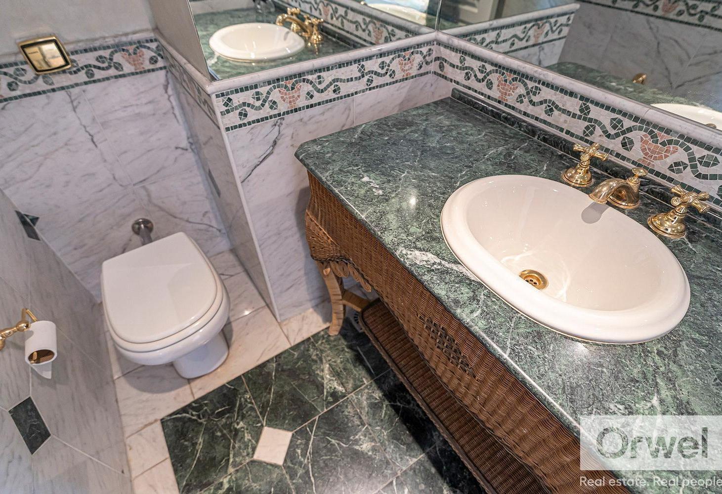 Departamento en Venta con Jardin! 3 dormitorios y dependencia.