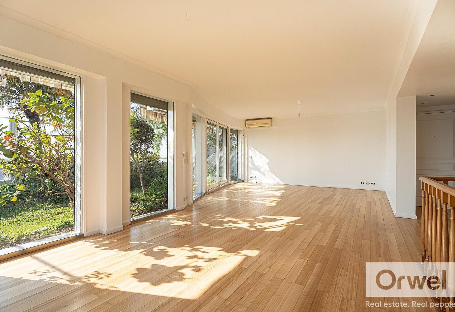 Departamento en Venta con Jardin! 3 dormitorios y dependencia.