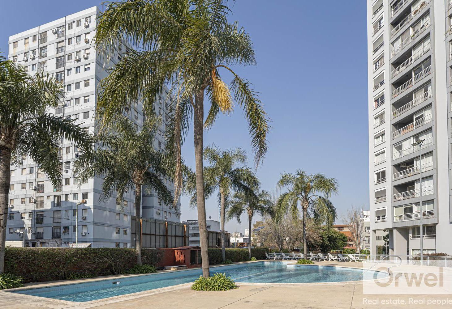 Departamento en Venta con Jardin! 3 dormitorios y dependencia.