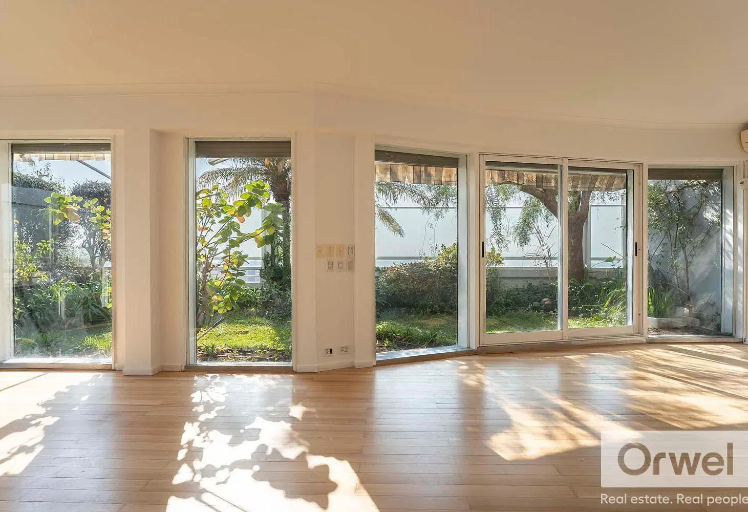 Departamento en Venta con Jardin! 3 dormitorios y dependencia. 3