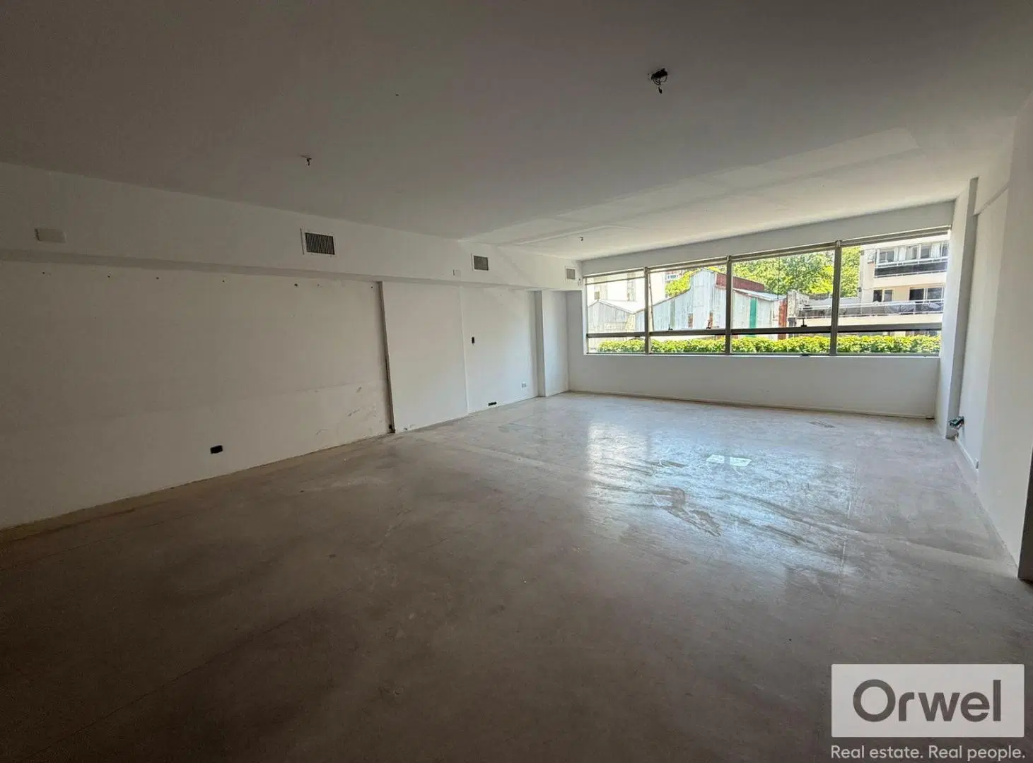 Oficina en Liberateur! 105 m2. Imagen corporativa. Cochera. Seg 24 hs. 5