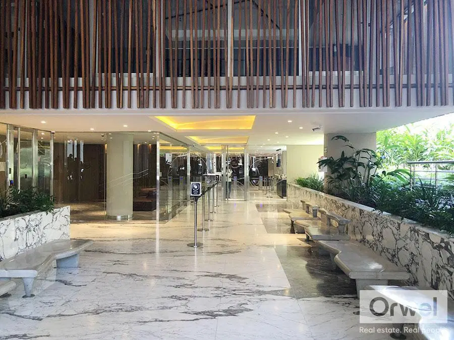 Oficina en Liberateur! 105 m2. Imagen corporativa. Cochera. Seg 24 hs. 4