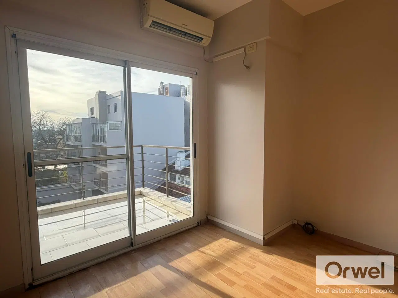 Venta 2 Ambientes Soleado Balcon Cochera Baulera Pileta 3