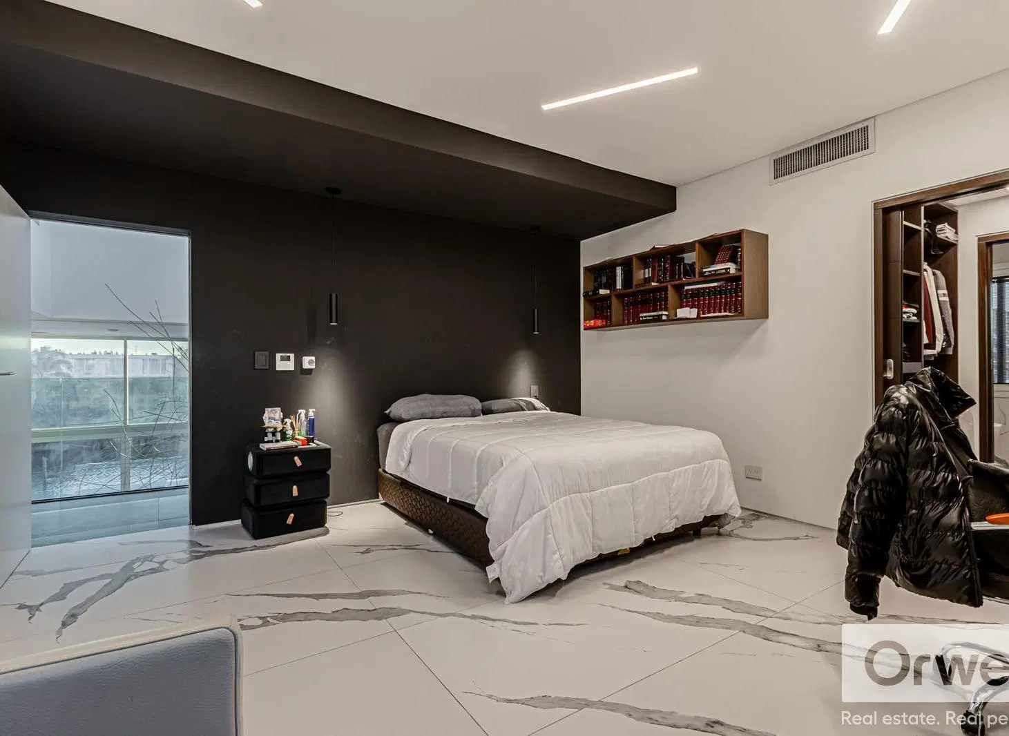 Casa 5 ambientes en Venta en Nordelta. Vista al rio, pileta y amarra propia. 8