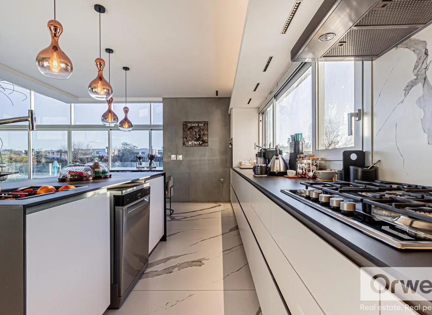 Casa 5 ambientes en Venta en Nordelta. Vista al rio, pileta y amarra propia. 4
