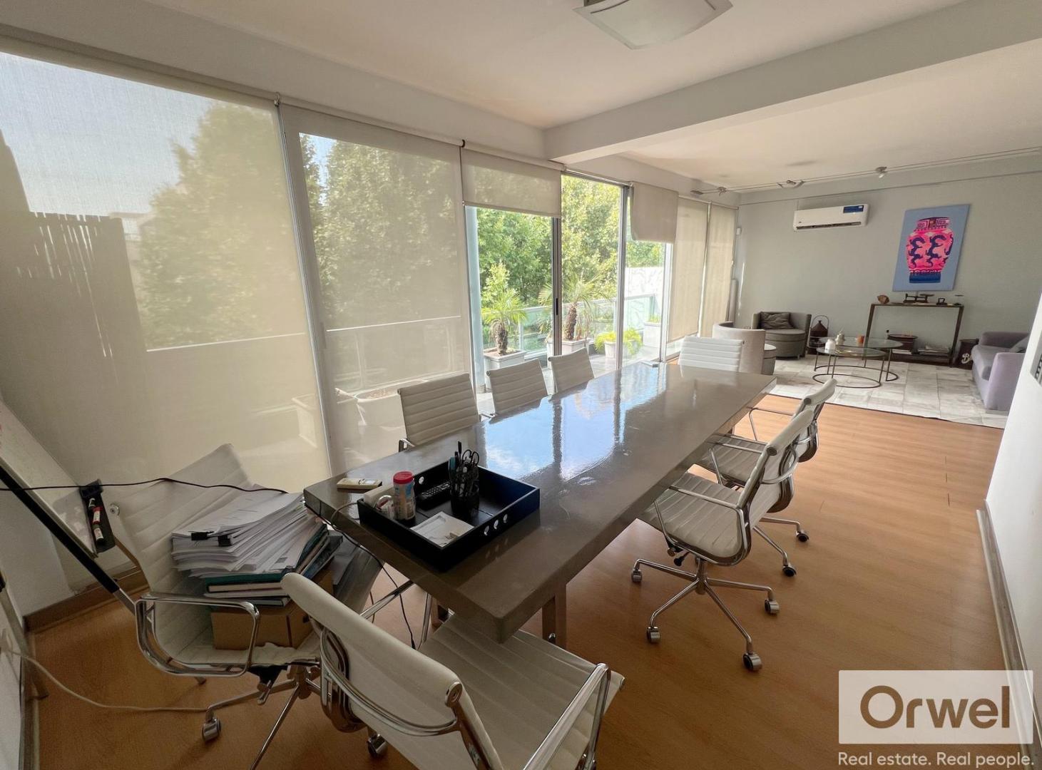 Foto de Excelente Oficina Oro y Cerviño - Super Luminosa - 2 Cocheras, imagen 1
