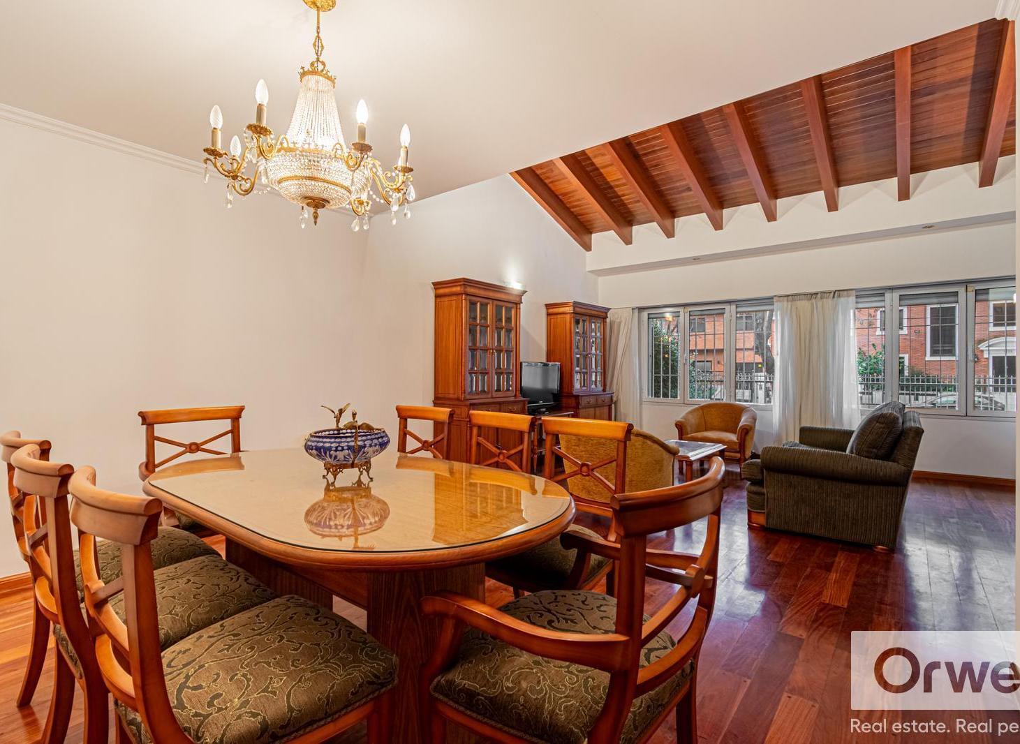 Foto de Casa 4 ambientes con jardin y cochera. Barrio River, imagen 3