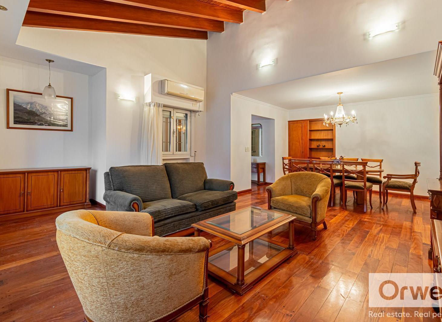 Foto de Casa 4 ambientes con jardin y cochera. Barrio River, imagen 1