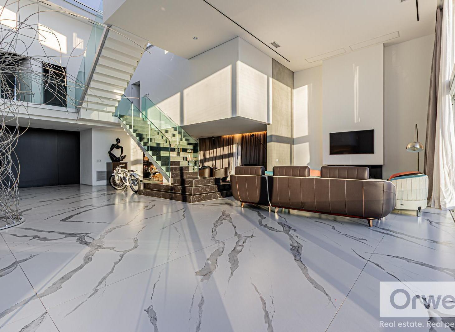 Foto de Casa 5 ambientes en Venta en Nordelta. Vista al rio, pileta y amarra, imagen 5