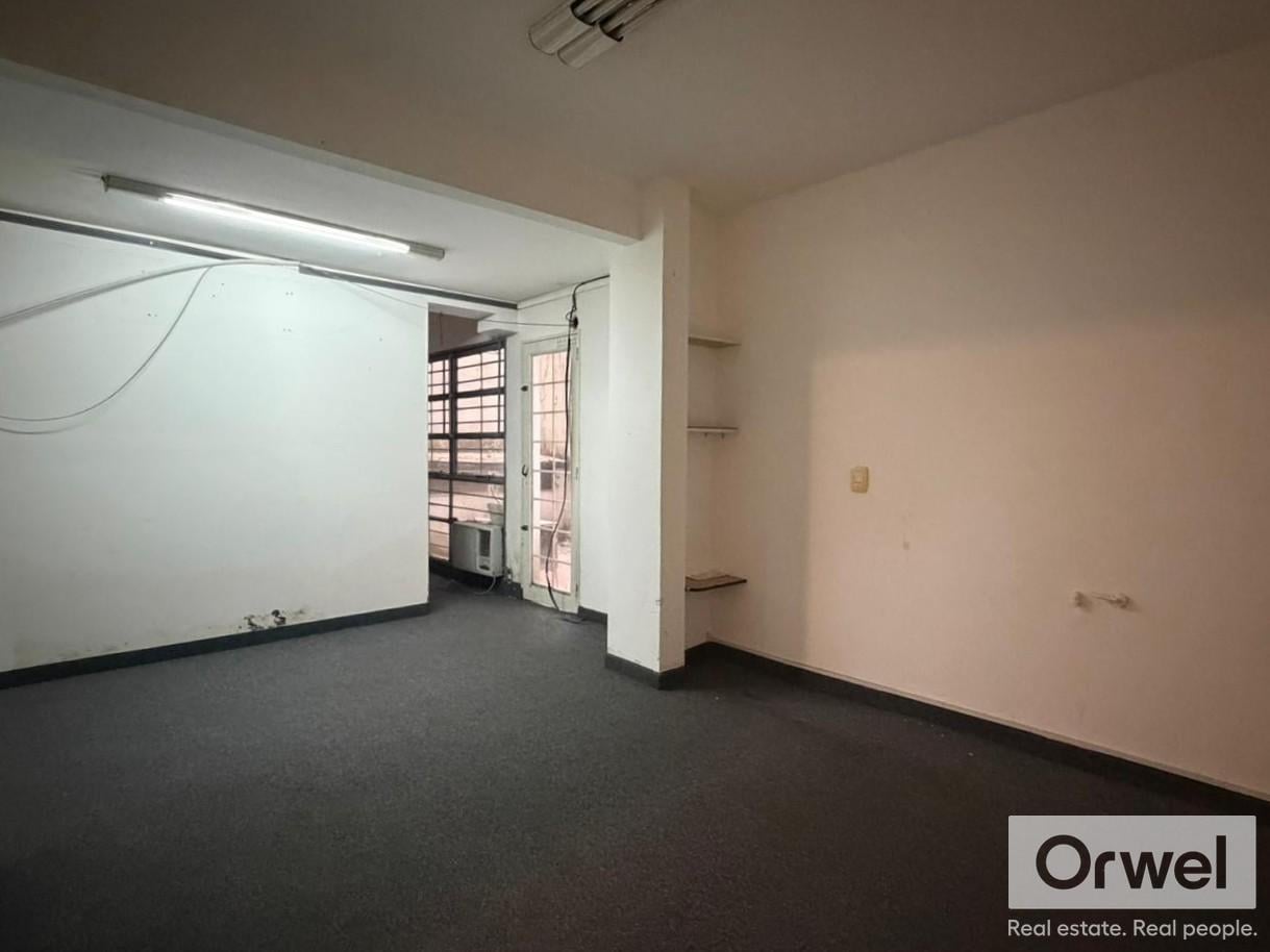 Foto de Venta Departamento/Oficina Planta Baja A Refaccionar Balvanera, imagen 2