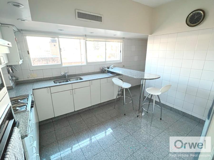 Foto de Torre. Excelente Piso 4 y 5 Dormitorios. 2 Cocheras con muebles, imagen 2
