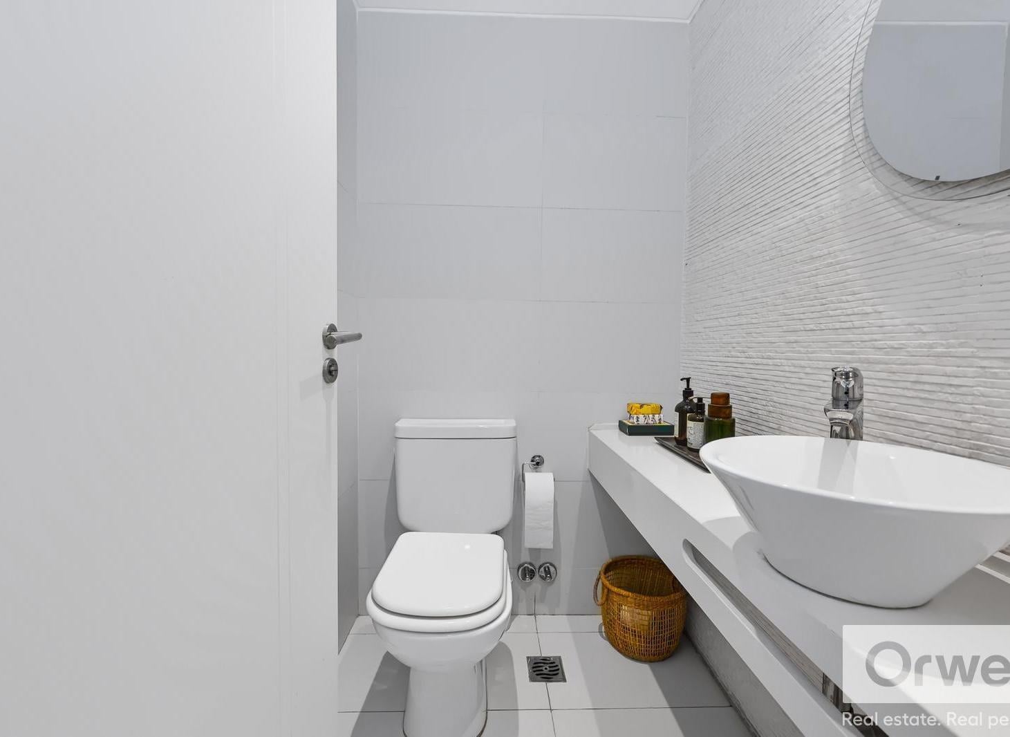 Foto de Departamento 3 ambientes en suite - Toilette - Dependencia. 2 cocheras, imagen 3