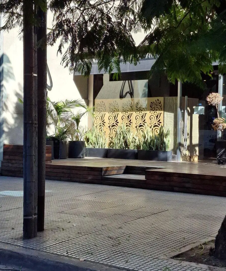 AVENIDA DEL LIBERTADOR Y MONROE 5 METROS DE VIDRIERA OPCION VENTA O ALQUILER 4