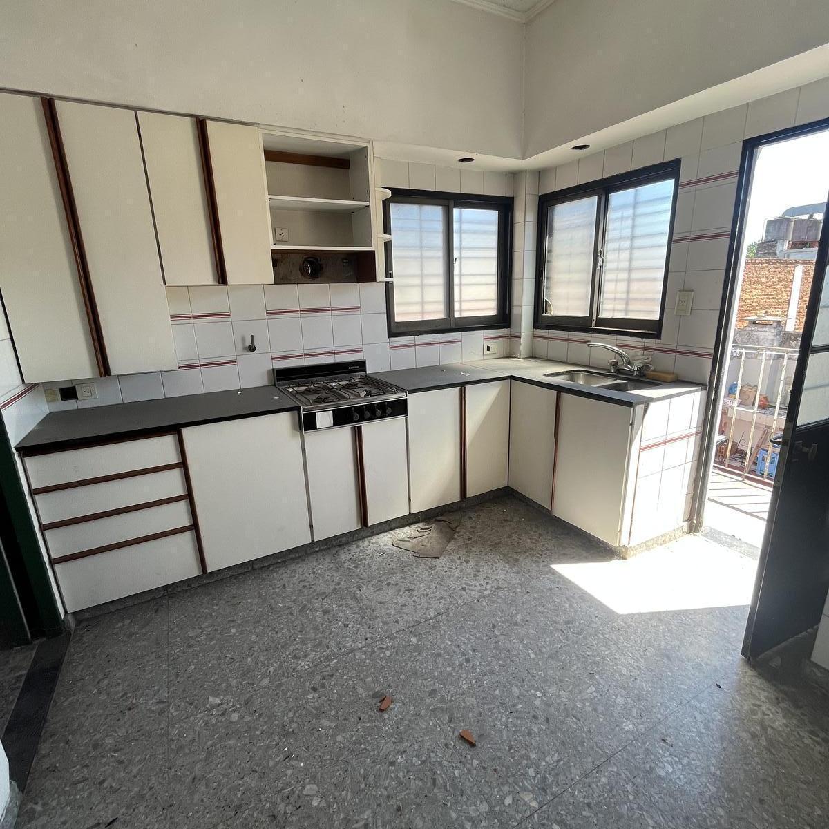 Casa Multi Familiar - Monte Castro 2