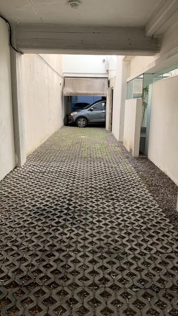 COCHERA PARA 2 AUTOS - LA LUCILA